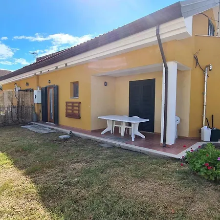 Willa Giorni Fantastici - A 300 Mt Dal Mare E Dal Centro In Viale Privato Con Giardino E Parcheggio