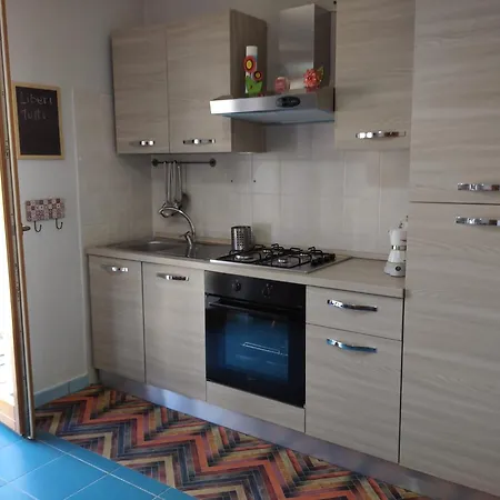 빌라 Giorni Fantastici - A 300 Mt Dal Mare E Dal Centro In Viale Privato Con Giardino E Parcheggio *
