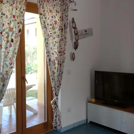 Giorni Fantastici - A 300 Mt Dal Mare E Dal Centro In Viale Privato Con Giardino E Parcheggio 아셰아