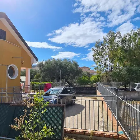 빌라 Giorni Fantastici - A 300 Mt Dal Mare E Dal Centro In Viale Privato Con Giardino E Parcheggio 아셰아